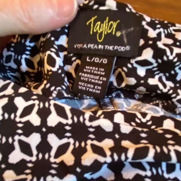 ✨Taylor for A Pea in the Pod Maternity Dress✨ - Picture 4 of 8